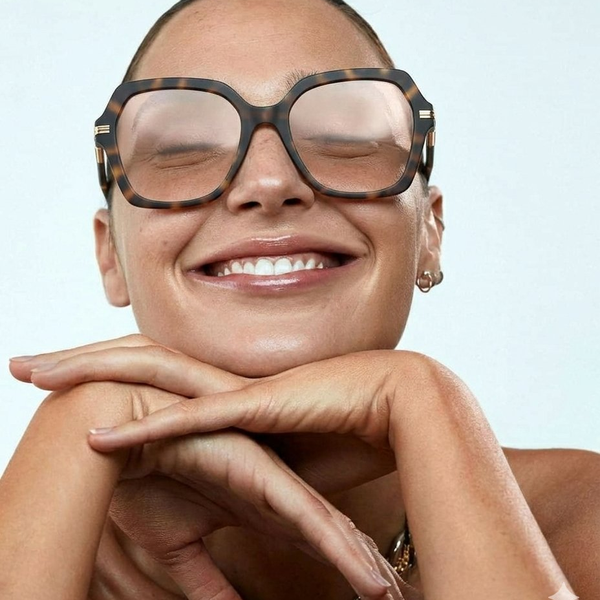 Sonrisa natural tras tratamiento de armonización orofacial con la Dra. Nicole Levi